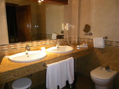 Hotel Ele Puente Romano de Salamanca Room Type - Triple Room