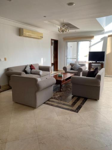 Unique 3 Bedroom Villa With Private Pool in Hadaba – khách sạn tại Trung Tam Thanh Pho