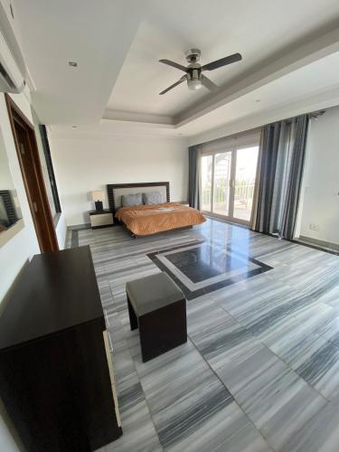 Unique 3 Bedroom Villa With Private Pool in Hadaba - image 2