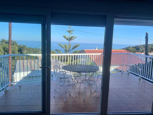 Ocean view house in the heart of nature, 1000 m from the beach
