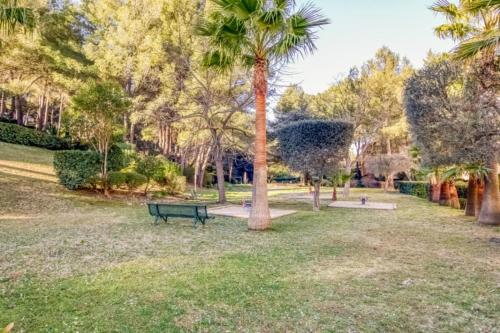Flat With Swimming Pool Near The Beach - image 2
