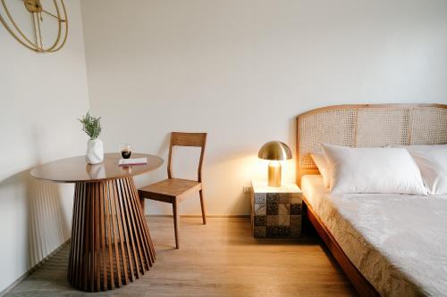 Bed, Bauhaus 1204 in Apas