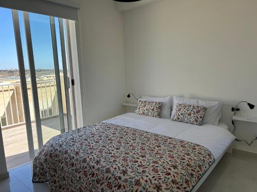 Bright Mediterranean Penthouse in Gozo – khách sạn tại Sannat