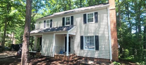 Cozy 3-Bedroom Ground-Level Apartment close to Short Pump Mall