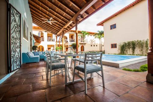 Restaurant, Hotel Plaza Marbella Granada in Granada