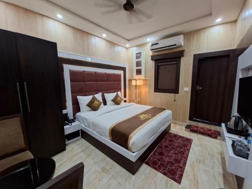 Galiyo Khusbhoo – khách sạn tại Patel Nagar