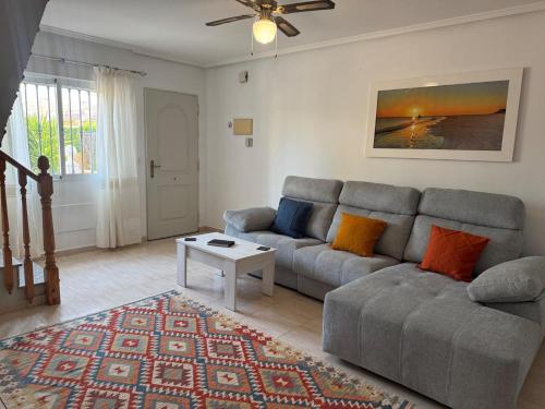 3 Bed Villa Sleeps 6 -Shared Pool -Private Terrace, Orihuela