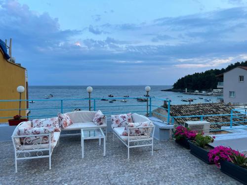 British Hotel – Himarë, CA