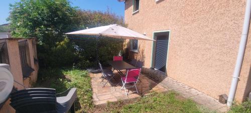 Iekārtas, Casa Papidou, Charmante Maison au calme in Jonage