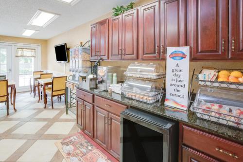 Banquet hall, Baymont by Wyndham Ozark in Ozark (AL)