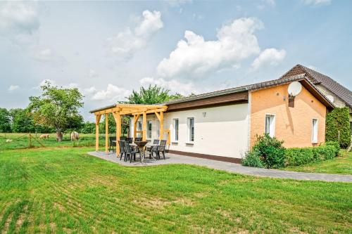 Ferienhaus Alt-Gaarz in Larz
