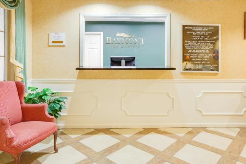 Lobby, Baymont by Wyndham Ozark in Ozark (AL)
