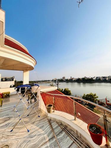 Aura Lakeside Hotel photo 5