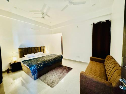 Aura Lakeside Hotel photo 2