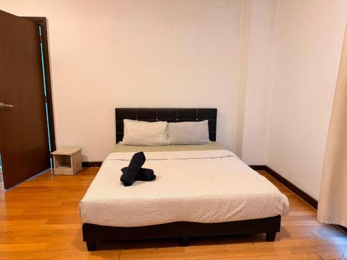 Regalia Comfort Suites KLCC SkyPool by City Homes - image 7