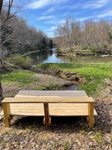 Ümbrus, Wild Yough Glamping Huts in Oakland (MD)