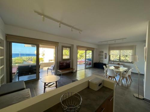 Relaxing house close to Aegean sea in Ag. Dimitrios (Attiki)
