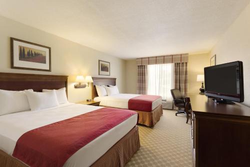 Country Inn & Suites by Radisson, Nevada, MO