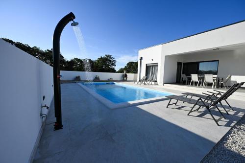 Peldbaseins, Villa Zara Blu near Zadar with private pool in Briševo