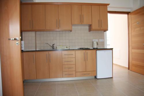 ห้องครัว, C & A Hotel Apartments in โพลิส
