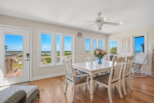 Sound Bite by Oak Island Accommodations - Holden Beach, NC