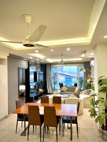 Elysium Serviced Apartments Opposite Centaurus Mall Islamabad-SKY HEIGHTS RESIDENCY in Islamabad galvaspilsēta