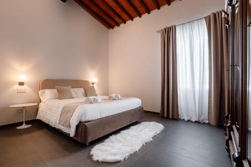 Exclusive Luxury Apt per 4, 100m Duomo, AC e Wi-Fi