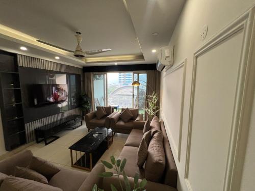 SKY HEIGHTS Signature Apartments-Elysium Tower Opposite Centaurus Mall Islamabad in Islamabad galvaspilsēta