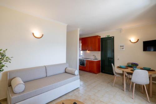 Glyfada Maisonette 62 - image 32