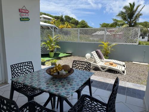 Les Tourterelles - Appartement vue mer & jacuzzi in Le Marigot