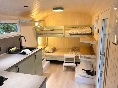 Annín Maringotka Tree Park Camp (Annin Maringotka Tree Park Camp) in Dlouha Ves