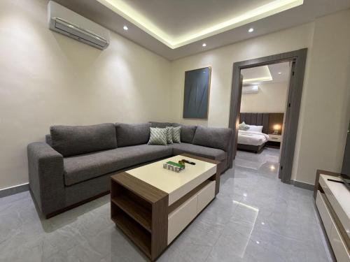 102 JRE apartment with stunning boulevard veiw - image 8