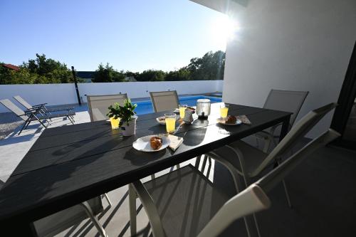 Balkons/terase, Villa Zara Blu near Zadar with private pool in Briševo