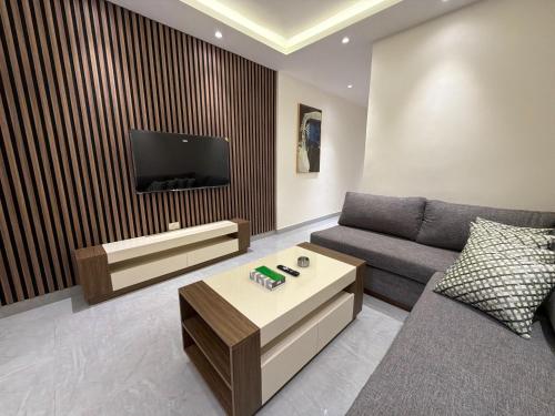 103 JRE apartment with stunning boulevard veiw - main image