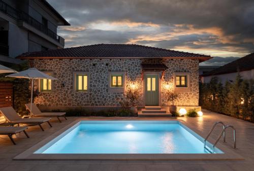 Pnoe Luxury Villa - Private Pool Retreat & BBQ gîte à louer Ierissós