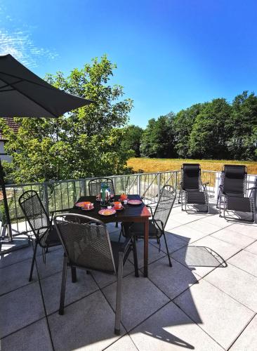 BERNSTEINHAUS in Zingst 1-Raum-Wohnung Nr 6 mit großer West-Terrasse – khách sạn tại Zingst