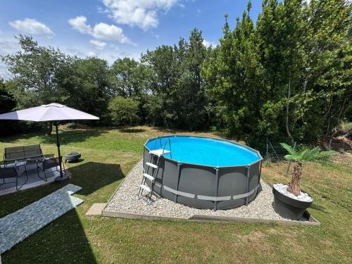 Élégante villa avec piscine et jardin - Nord Ariège (Elegante villa avec piscine et jardin - Nord Ariege) in Montaut (Midi-Pyrenees)
