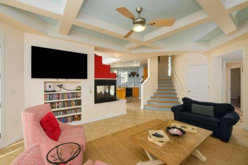 216 New Castle St. - image 32