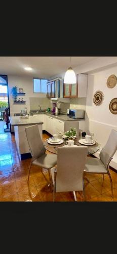 Hospedaje en Quito Norte, Apartamento & Suite independientes in كيتو