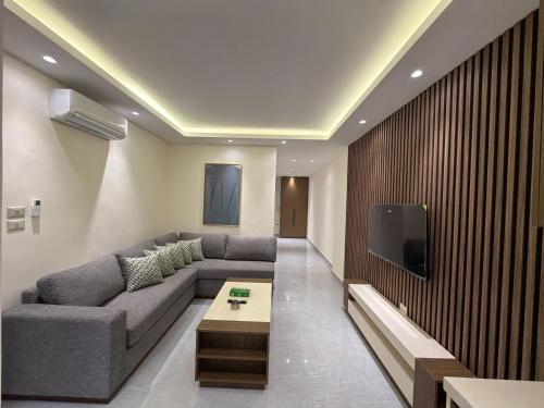 106 JRE apartment with stunning boulevard veiw - image 7