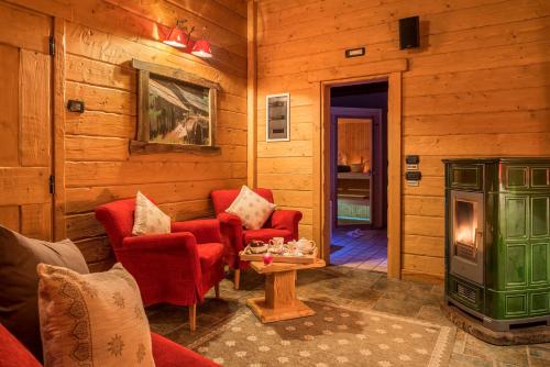 2 bedrooms, 3 beds