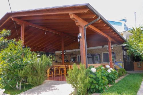 Restaurant, La Famiglia Villa in Velipoje