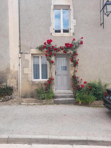 Entrance, Le lit de la SEINE in Saint-Seine-l'Abbaye