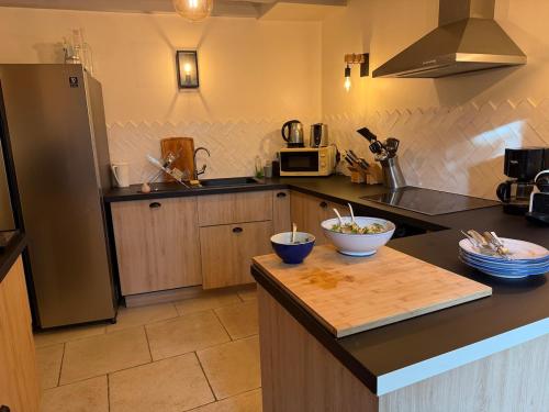 Superbe Maison 1h15 de Paris avec Jacuzzi in Montroty
