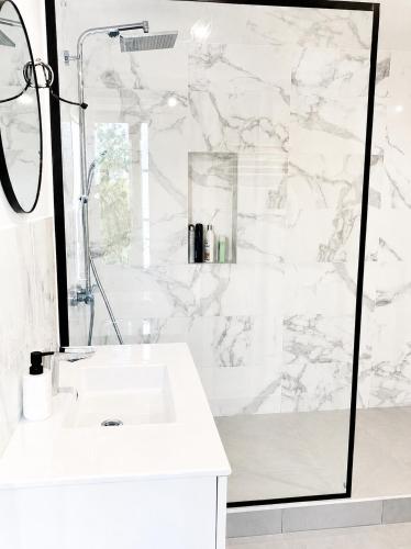 Superbe Maison 1h15 de Paris avec Jacuzzi in Montroty