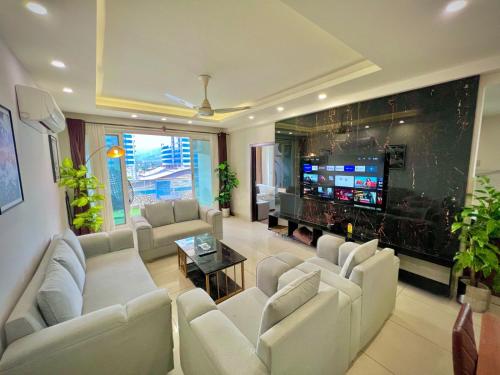 ELYSIUM TOWER- Signature Two Bedrooms Apartments Facing Centaurus Mall Islamabad in Islamabad galvaspilsēta