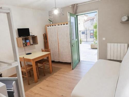 Studio d'étape fonctionnel - Vieux village (Studio d'etape fonctionnel - Vieux village) in Sainte-Jalle