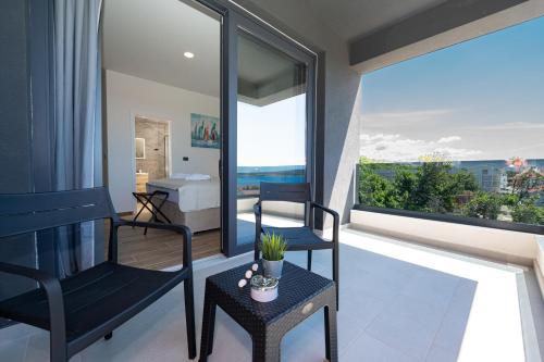 ระเบียง/ชานเรือน, Elegant Villa Cissa Bay in คาสกา