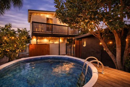 San Diego Luxxe Retreat-Pool, Hot Tub & Speakeasy – khách sạn tại Trung Tam Thanh Pho