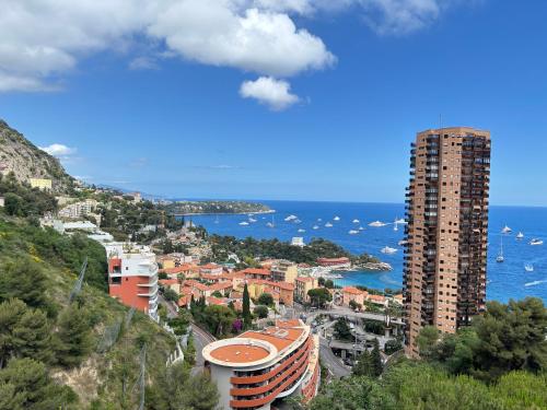 New,mountain & sea view 3 guests with private Garage